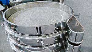 Vibrating sieve multiple levels for pharmaceutical powder fractions