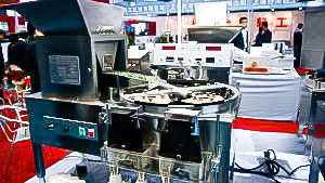 Automatic equipment for counting and packing of gelatin capsules into bottles Spain