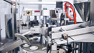 Automatic equipment for filling and sealing of ointments in plastic tubes in pharmaceutical production