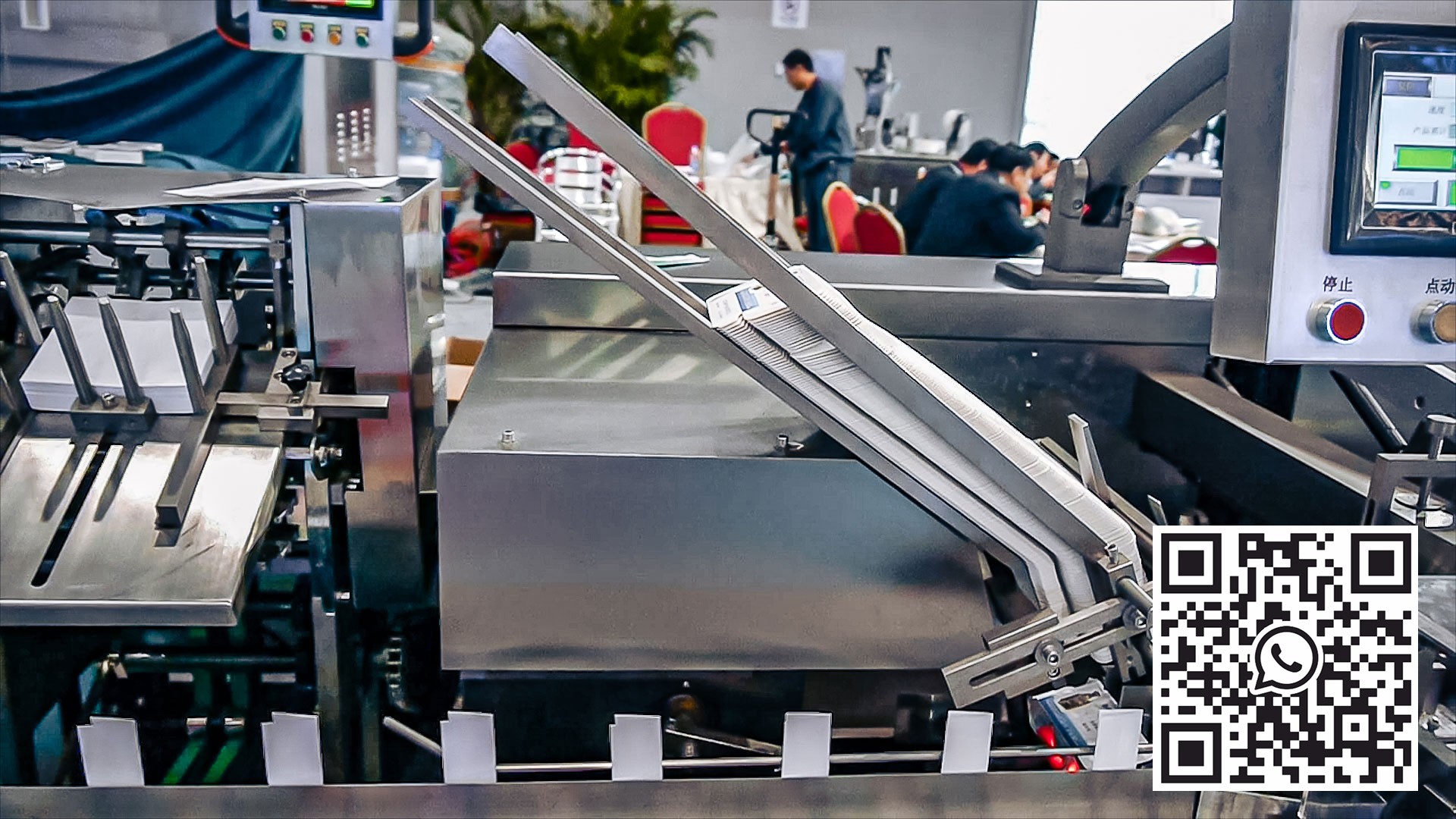Automatic equipment for packing blisters with capsules in carton boxes