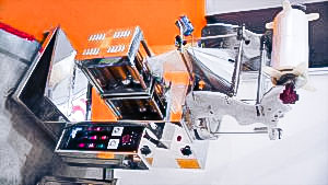Automatic equipment for packing powders into plastic bags