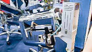 Automatic equipment for polishing and de-dusting of gelatin capsules by pharmaceutical production Spain