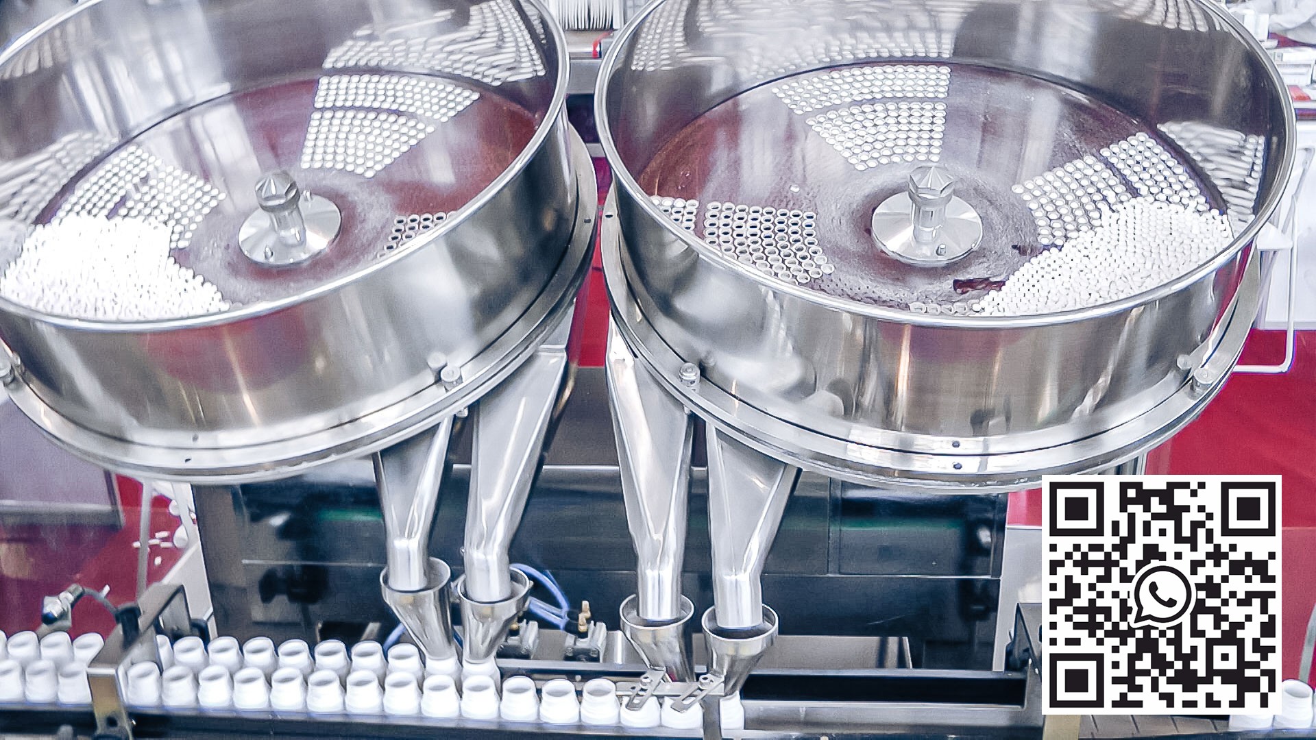 Automatic filling equipment for tablets and gelatin capsules in plastic bottles in pharmaceutical production