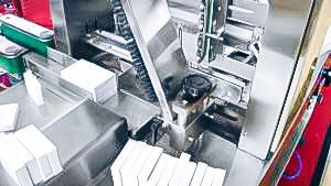 Automatic equipment cellophanator in pharmaceutical production Norway