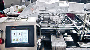Automatic equipment cellophane packaging machine in pharmaceutical production