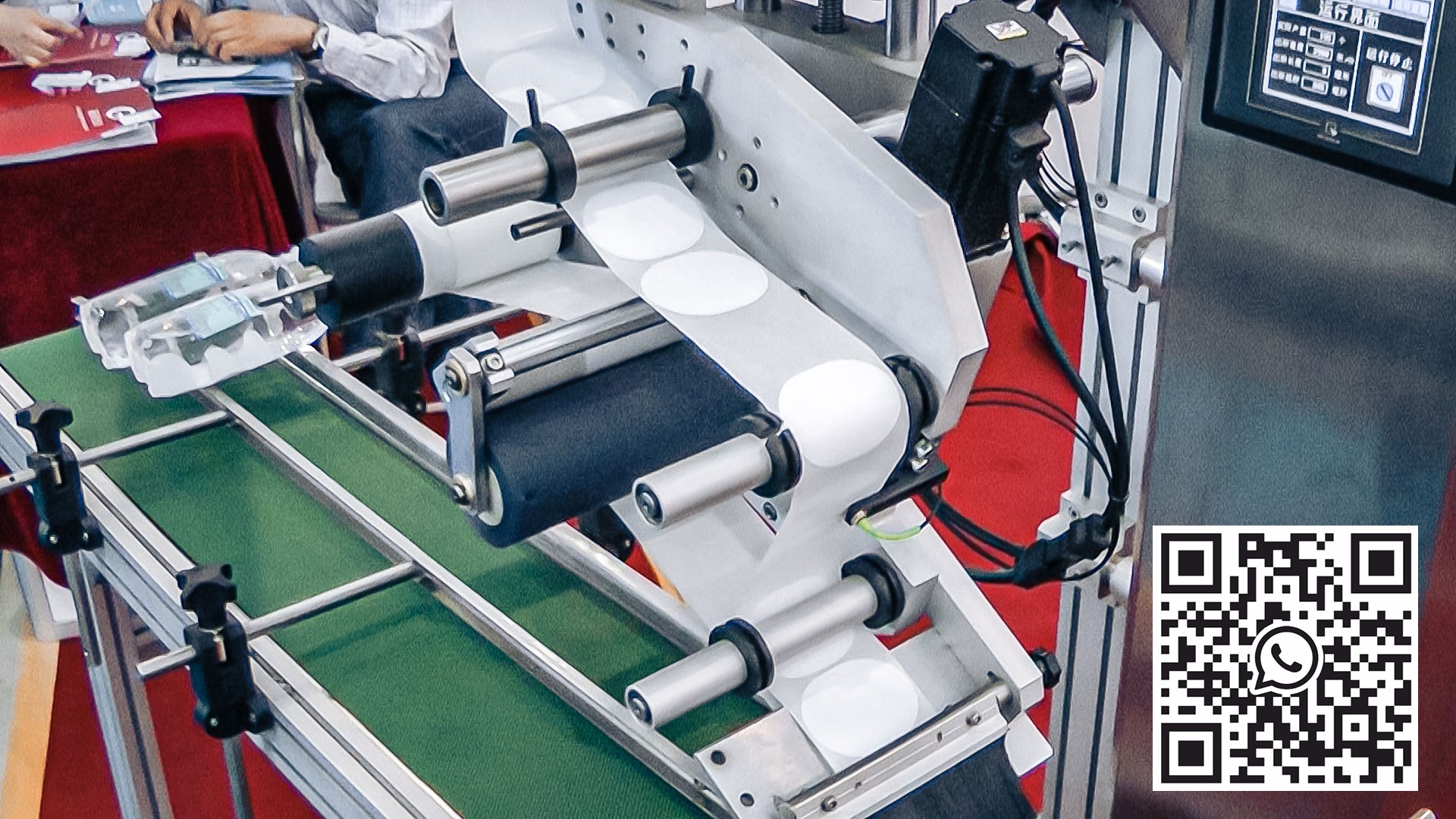 Automatic equipment for self-adhesive labels on top of pharmaceutical production
