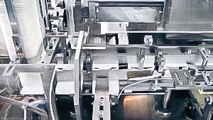 Automatic packaging equipment sashet in boxes in pharmaceutical production