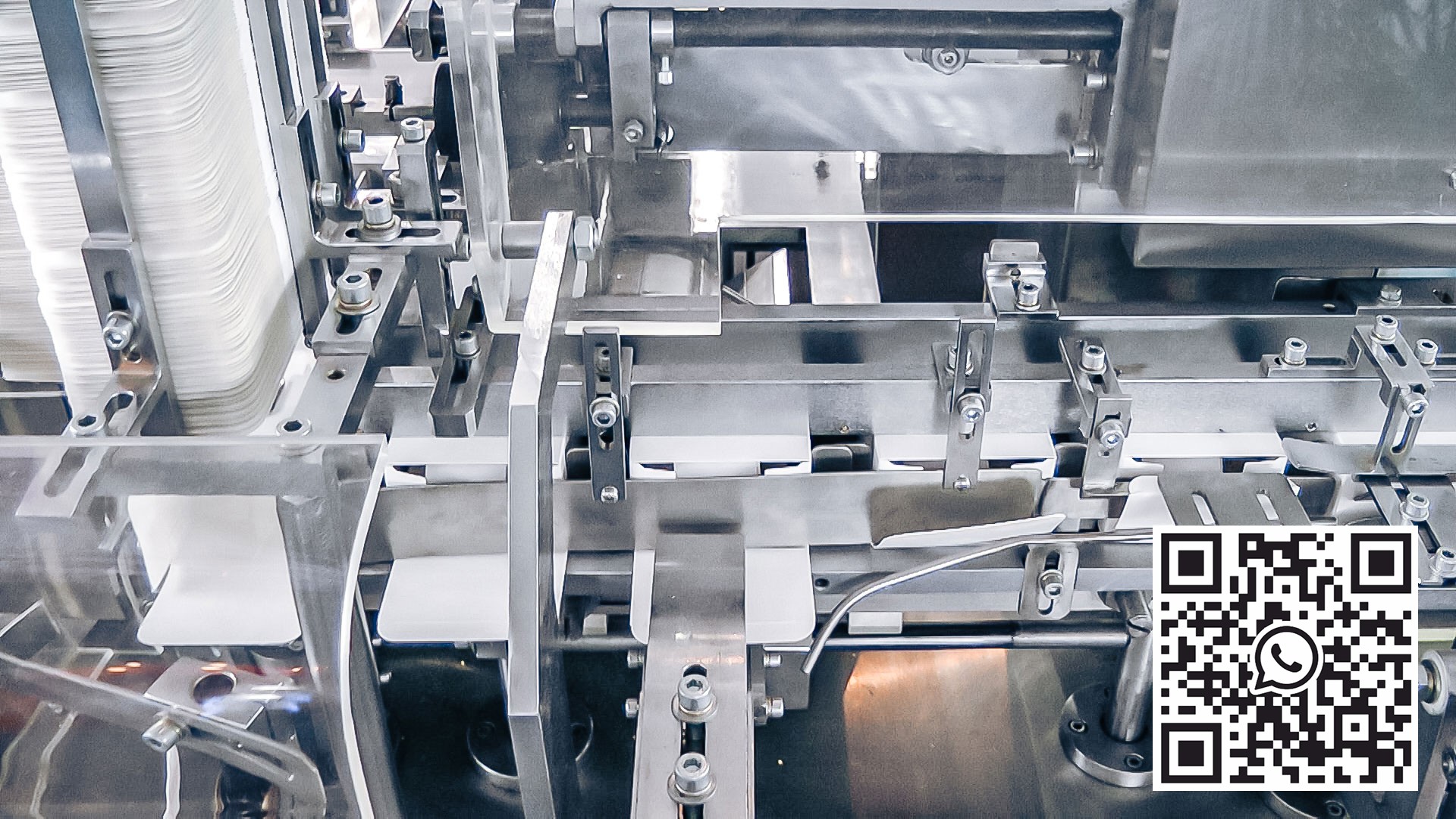 Automatic packaging equipment sashet in boxes in pharmaceutical production