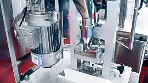 Automatic tablet production equipment with laboratory press in pharmaceutical production